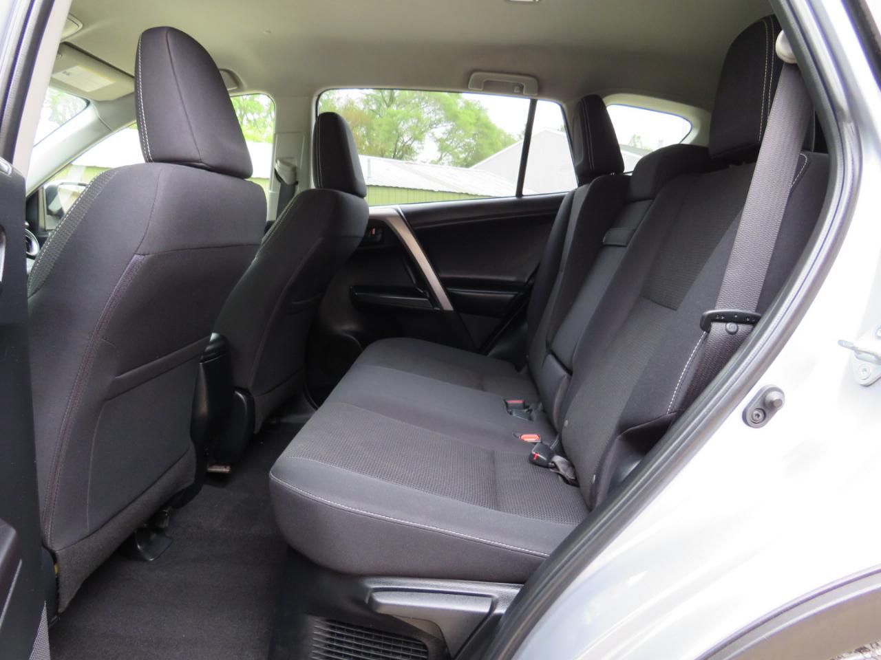 Toyota RAV4 Hybrid XLE 2018
