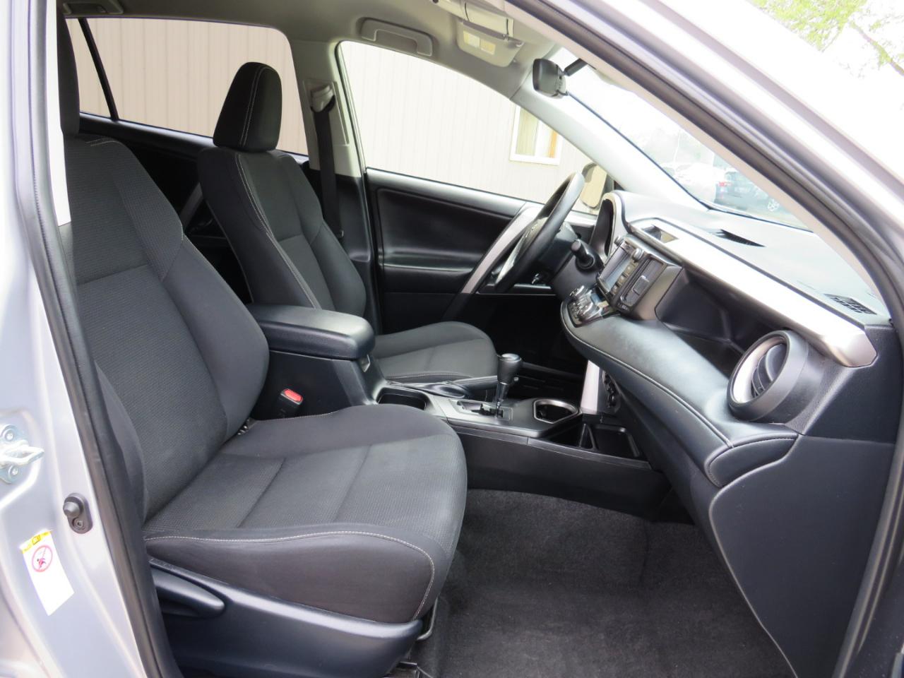 Toyota RAV4 Hybrid XLE 2018