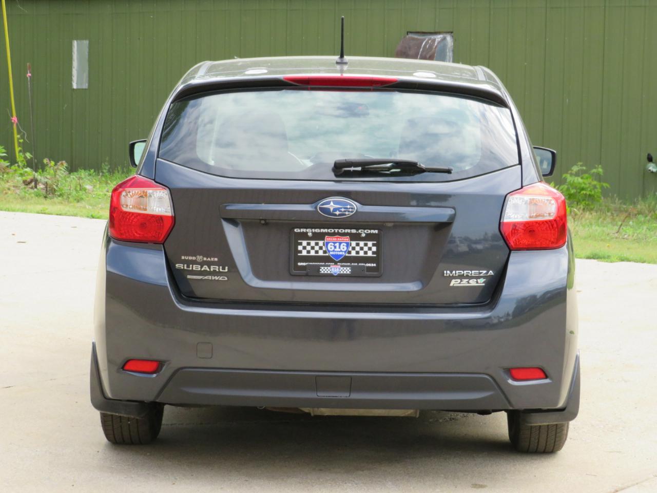 Subaru Impreza 2.0i Premium PZEV 5-Door 2016