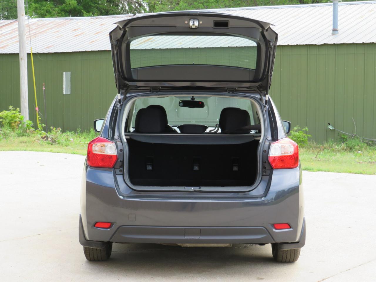 Subaru Impreza 2.0i Premium PZEV 5-Door 2016
