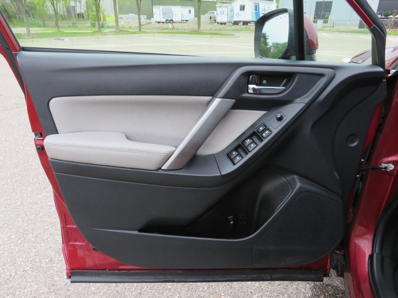 Subaru Forester 2.5i Limited 2014