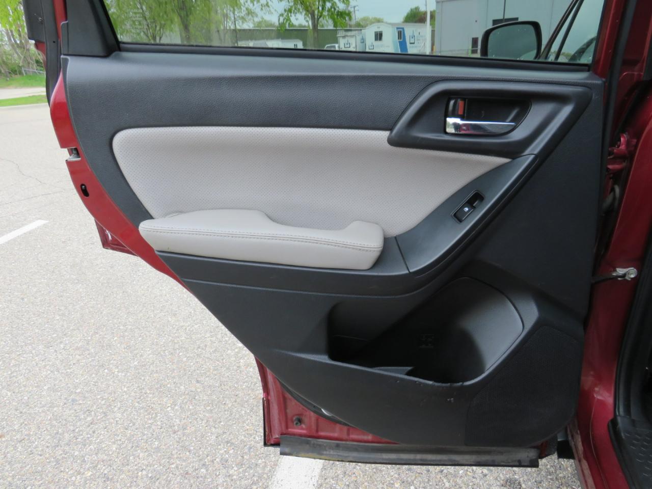Subaru Forester 2.5i Limited 2014