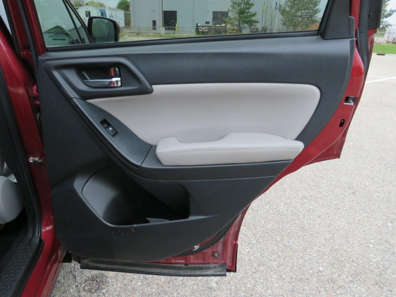 Subaru Forester 2.5i Limited 2014
