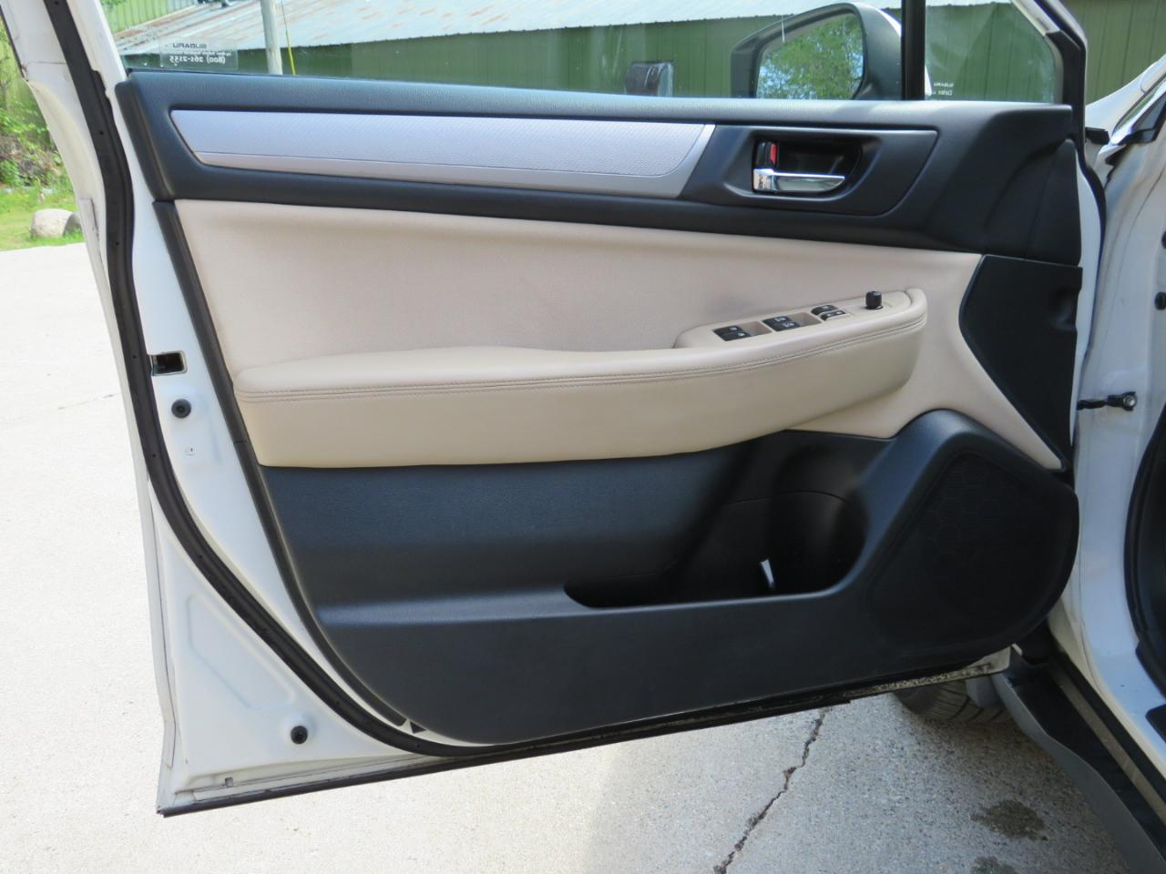 Subaru Outback 2.5i Premium 2015