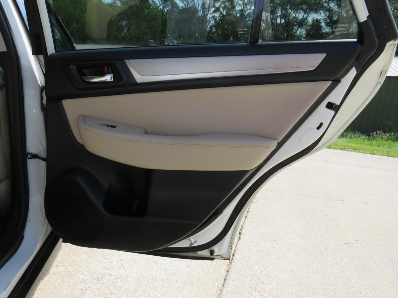 Subaru Outback 2.5i Premium 2015