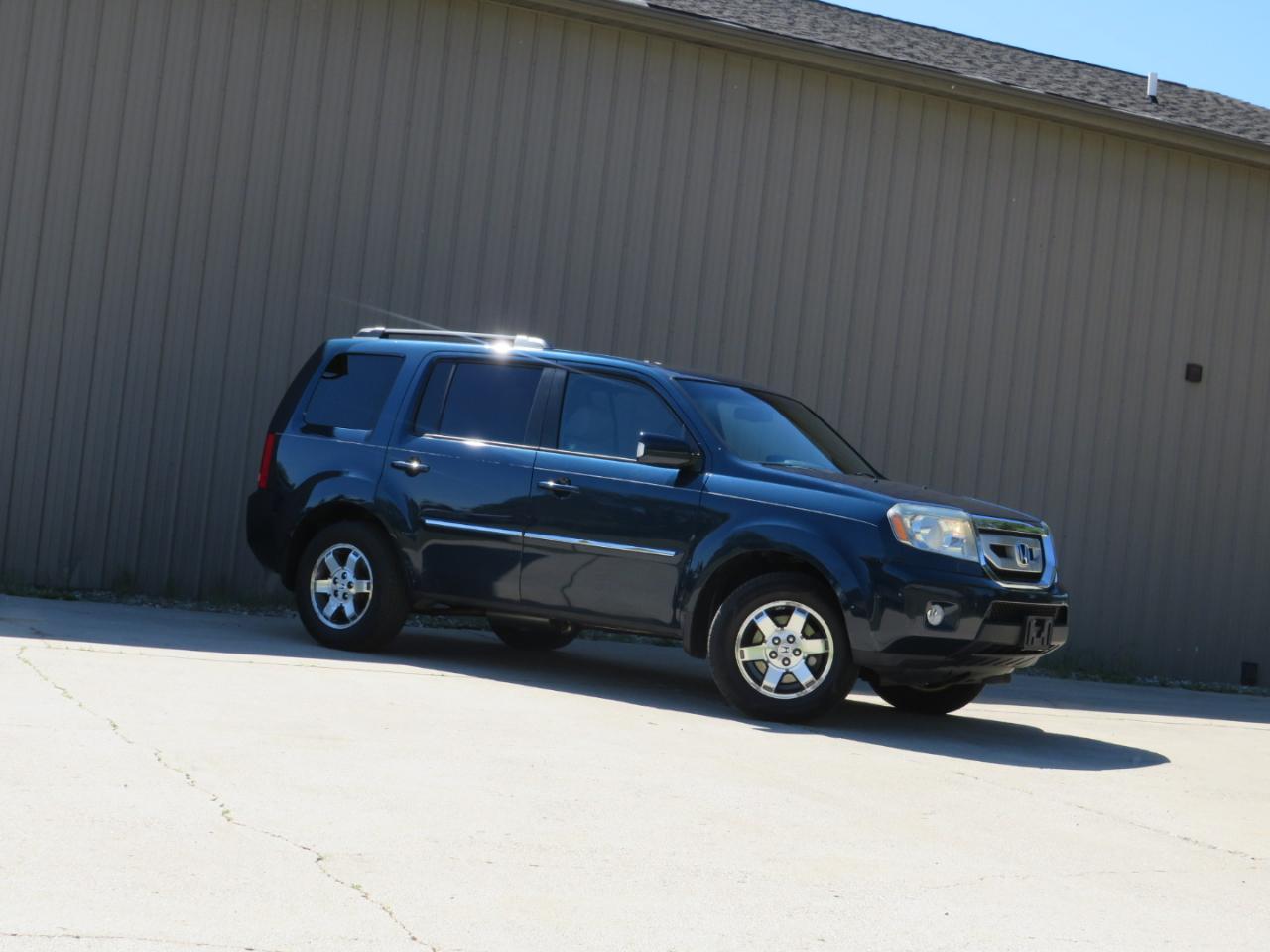 Honda Pilot Touring 2WD 5-Spd AT 2010
