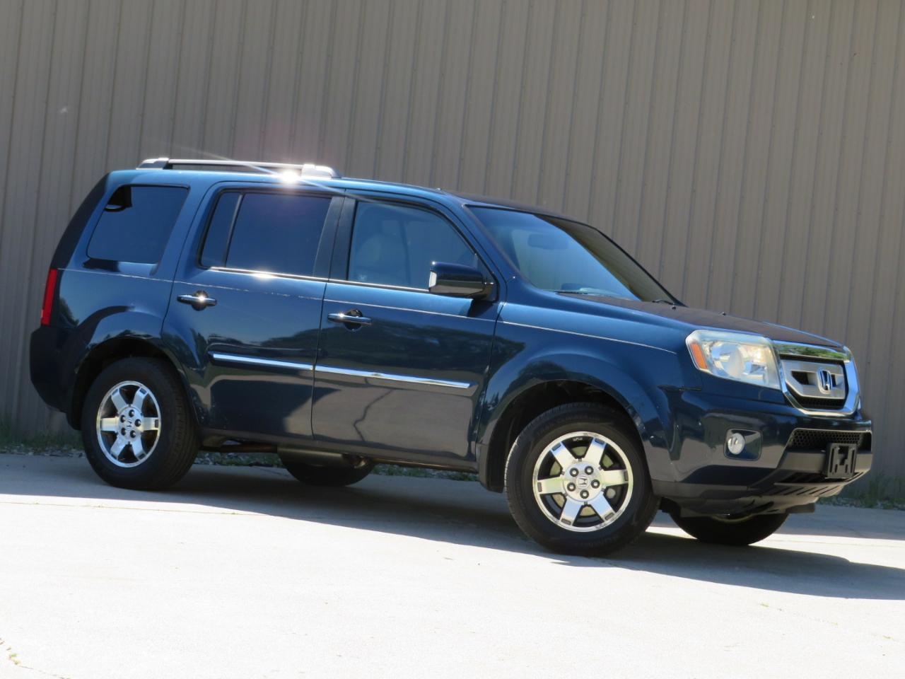 Honda Pilot Touring 2WD 5-Spd AT 2010