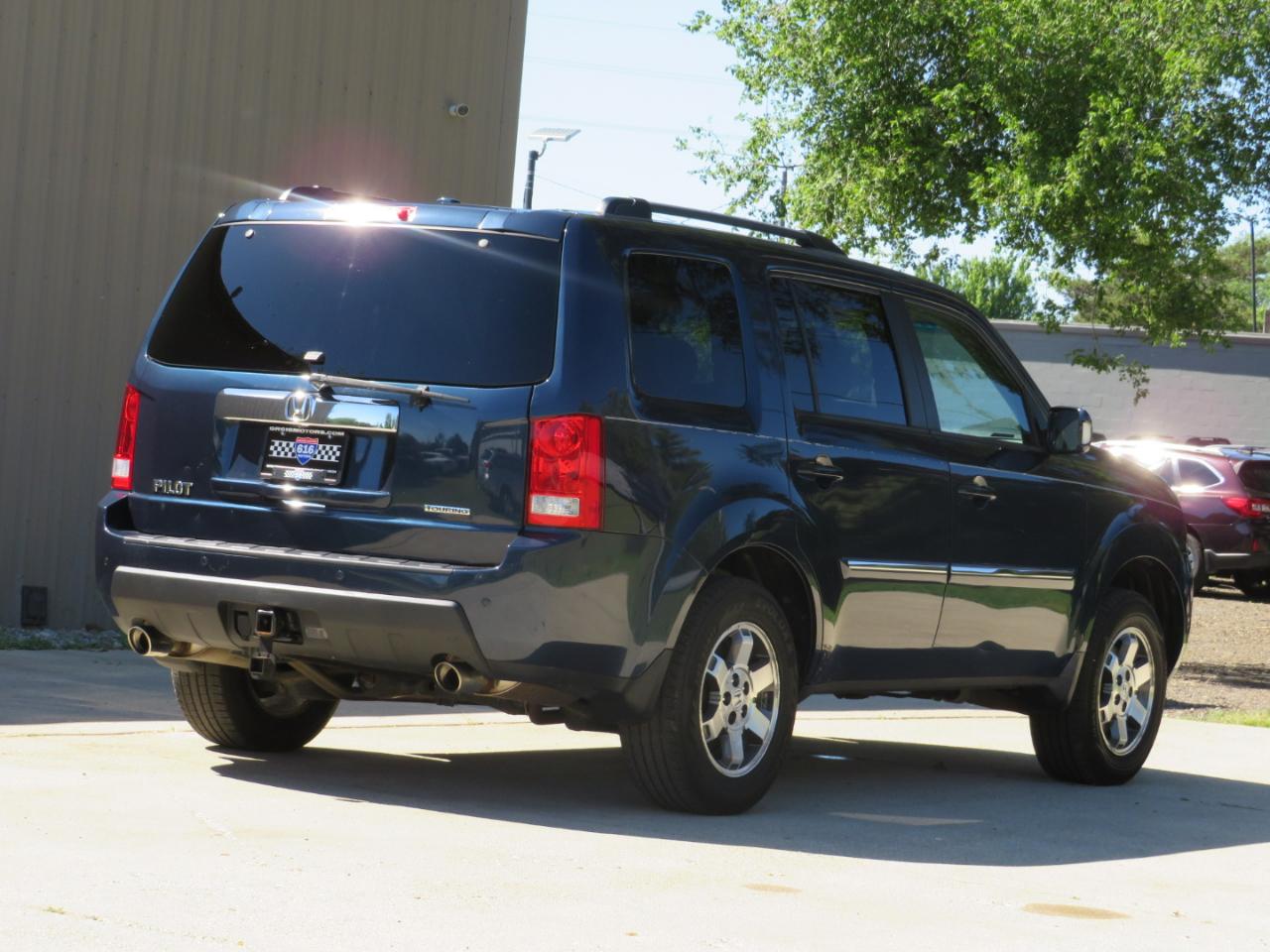 Honda Pilot Touring 2WD 5-Spd AT 2010