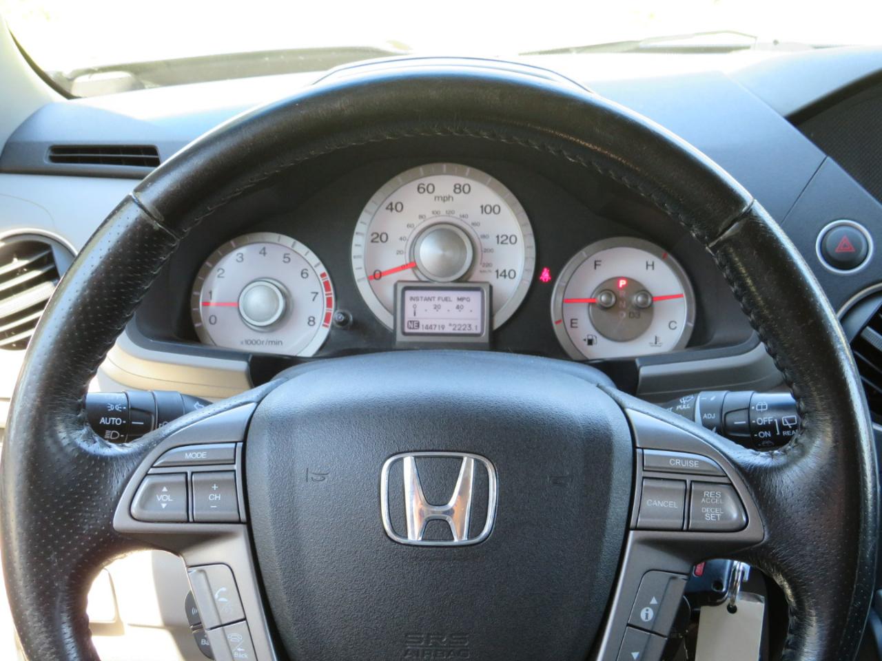 Honda Pilot Touring 2WD 5-Spd AT 2010