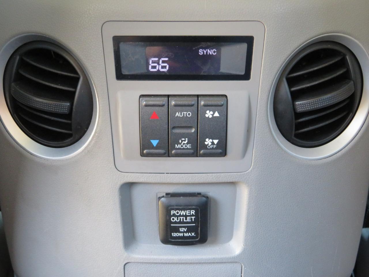 Honda Pilot Touring 2WD 5-Spd AT 2010