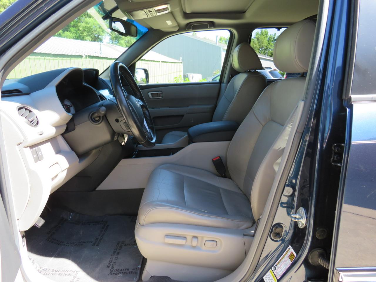 Honda Pilot Touring 2WD 5-Spd AT 2010