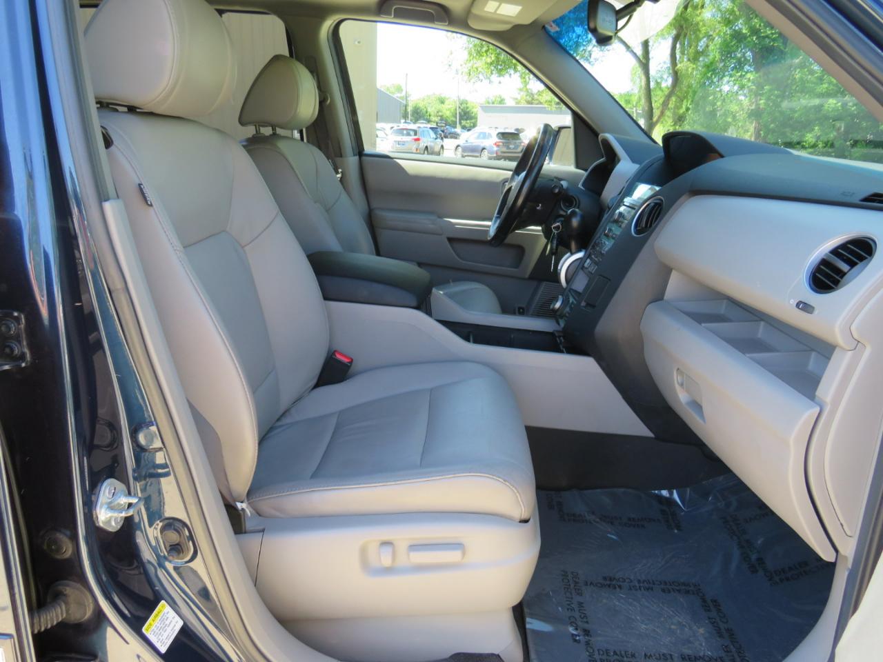 Honda Pilot Touring 2WD 5-Spd AT 2010