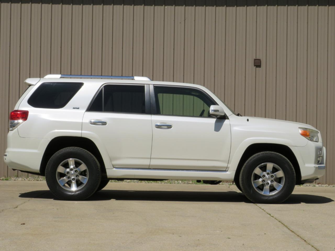 Toyota 4Runner SR5 4WD 2013