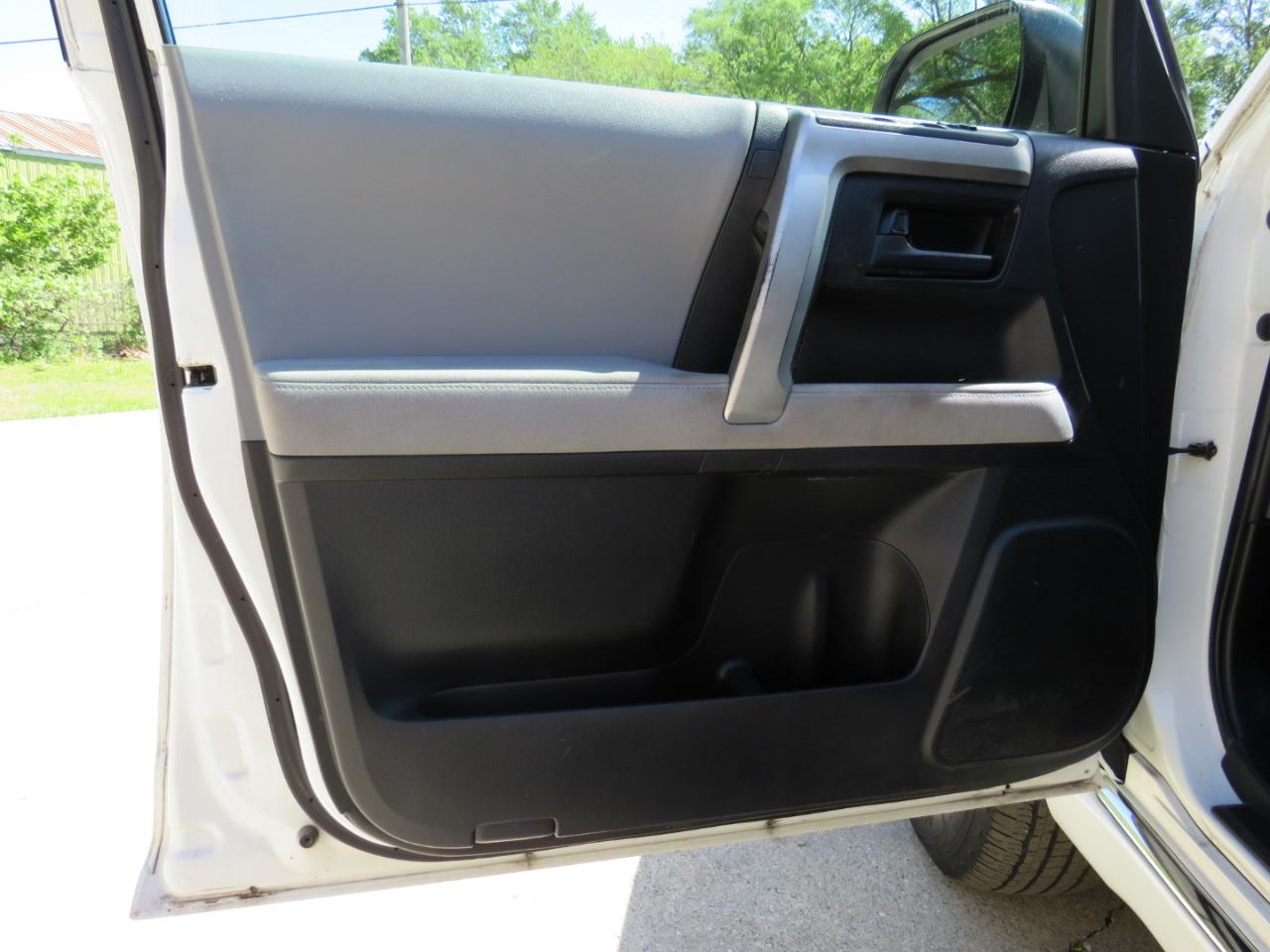 Toyota 4Runner SR5 4WD 2013