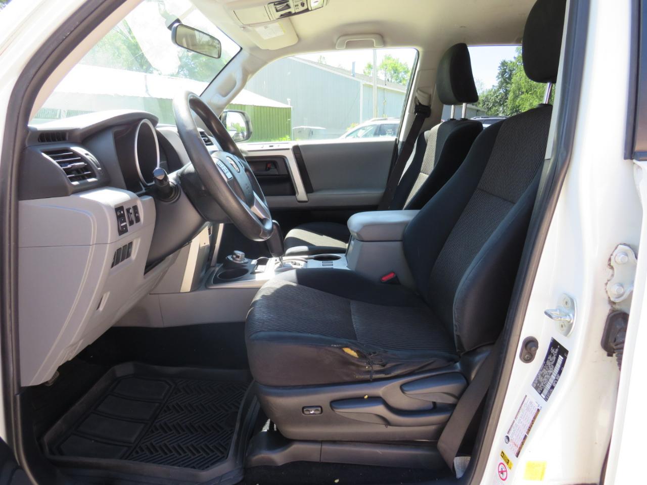 Toyota 4Runner SR5 4WD 2013
