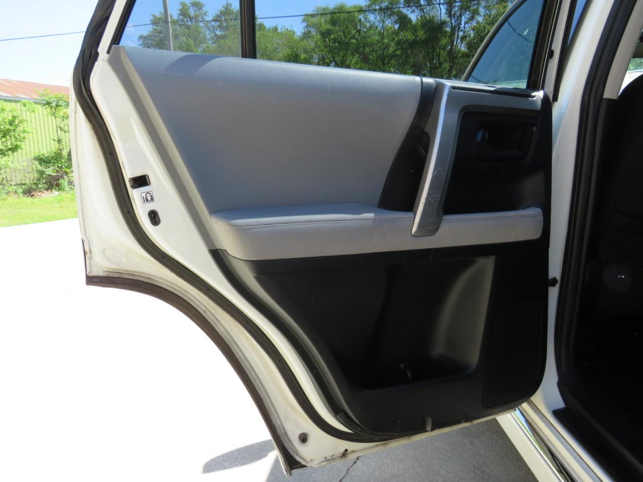 Toyota 4Runner SR5 4WD 2013