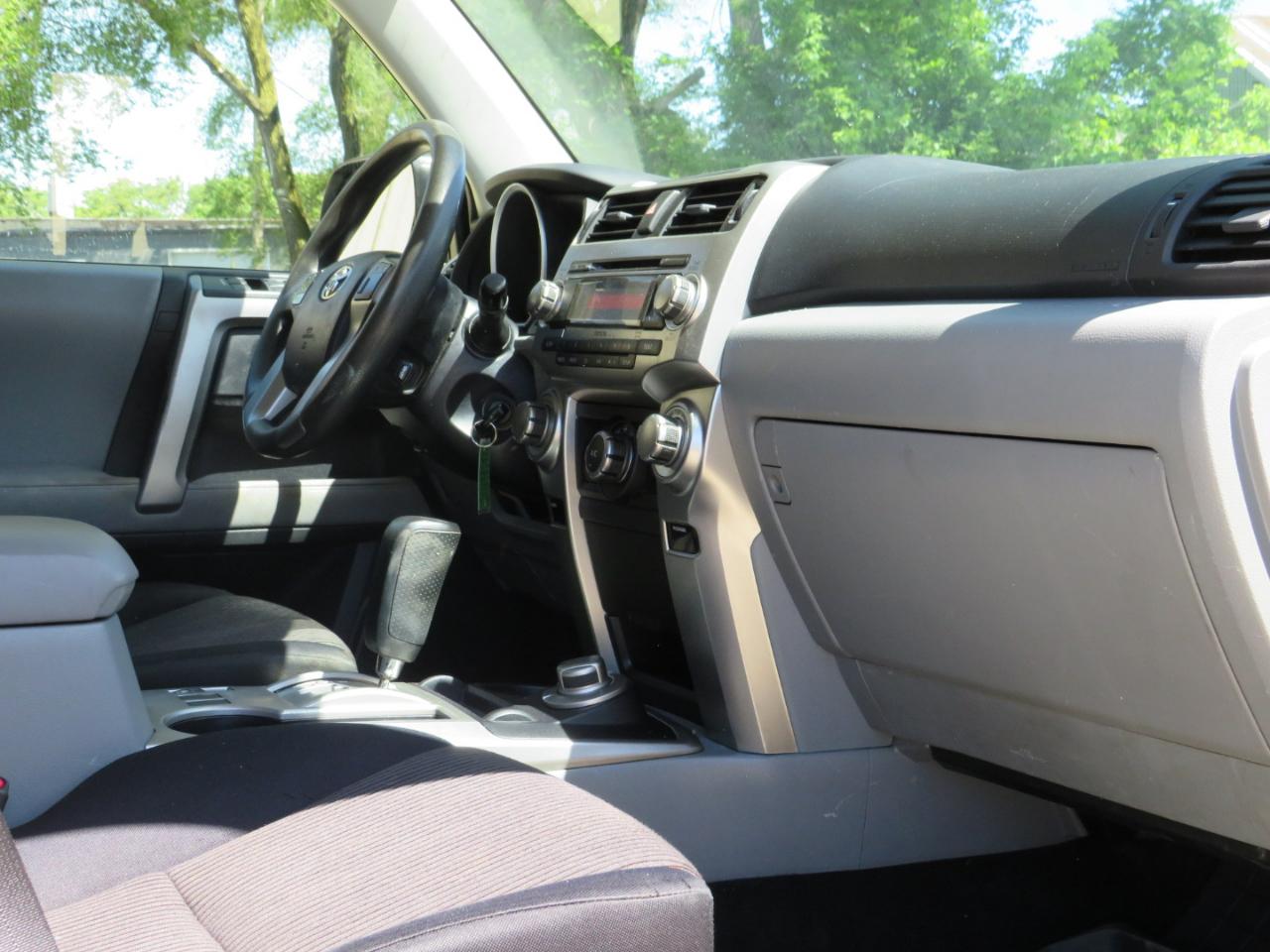 Toyota 4Runner SR5 4WD 2013