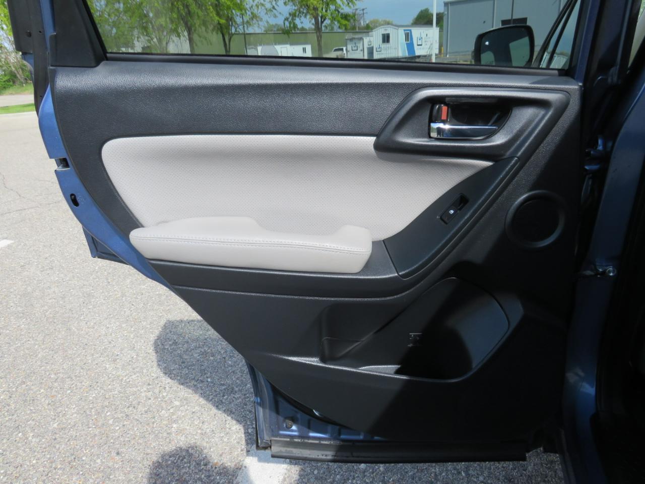 Subaru Forester 2.5i Touring 2015