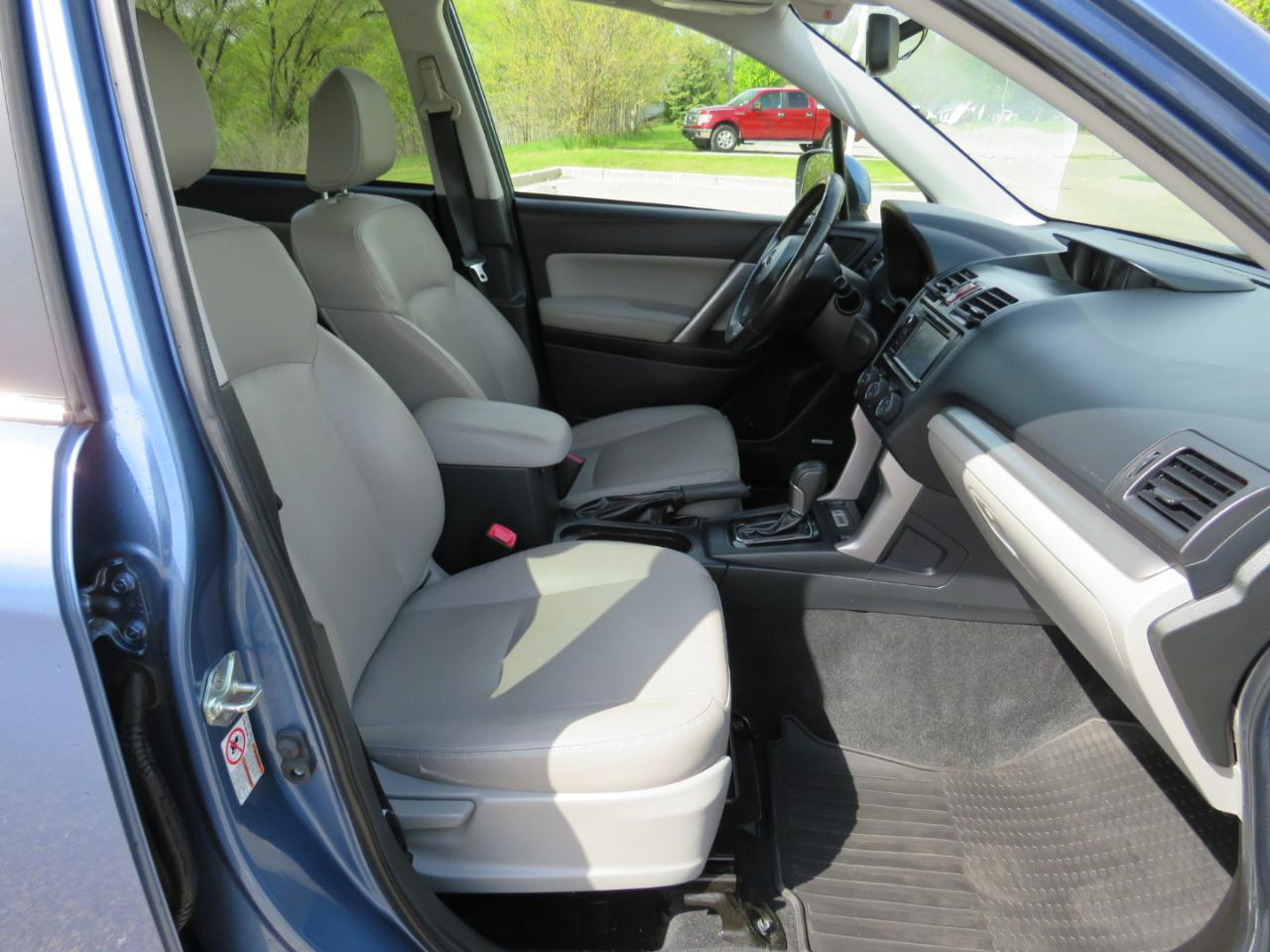 Subaru Forester 2.5i Touring 2015