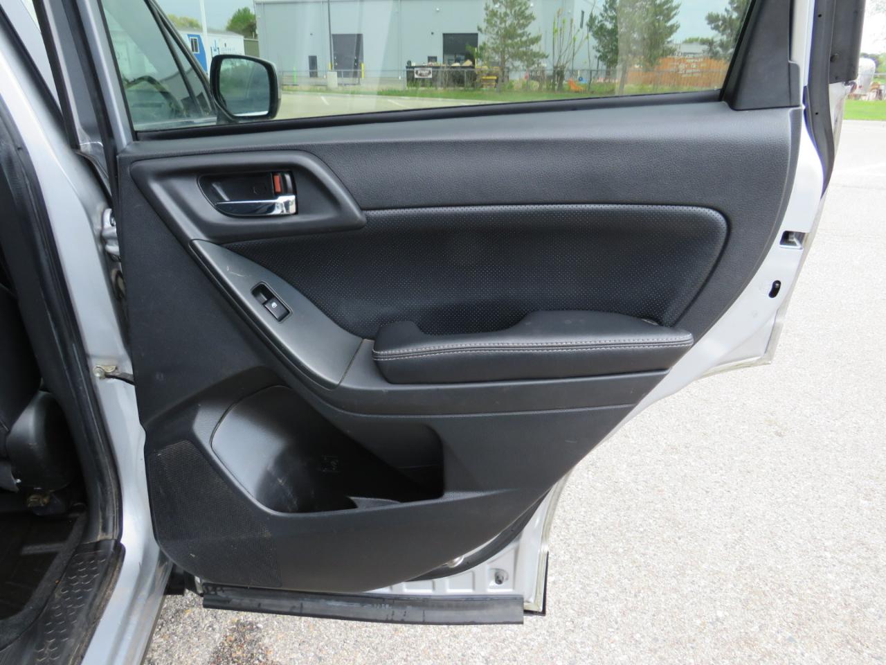 Subaru Forester 2.5i Limited 2014