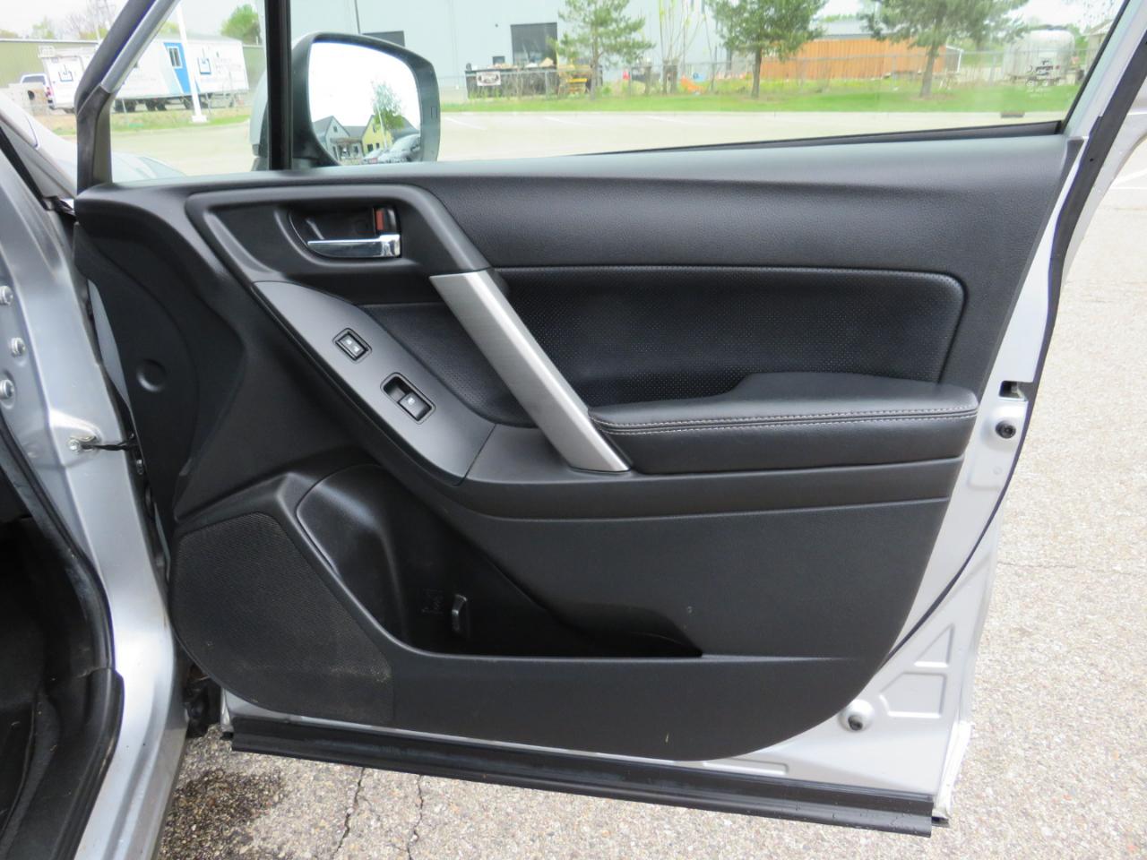Subaru Forester 2.5i Limited 2014