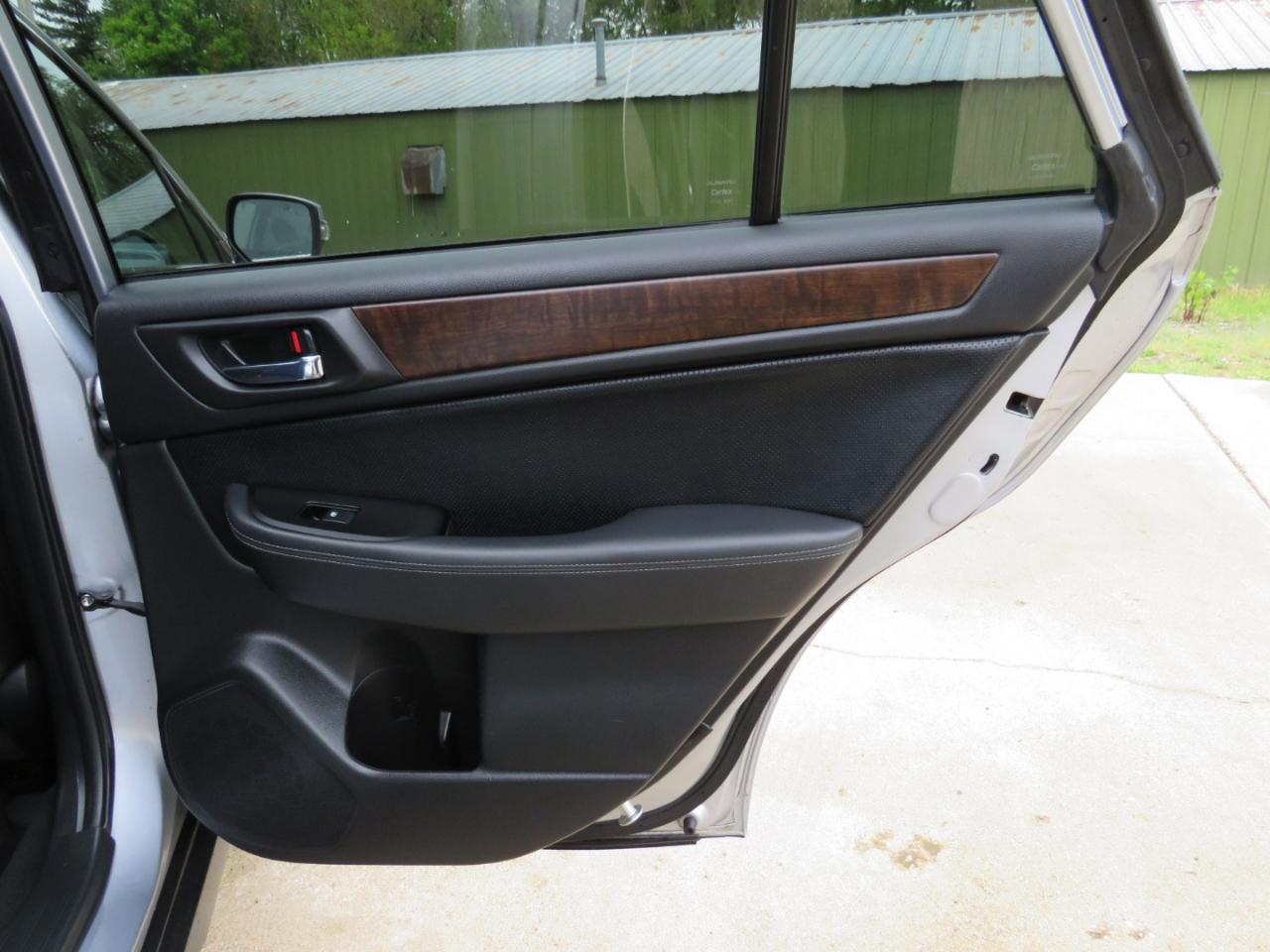 Subaru Outback 2.5i Limited 2015