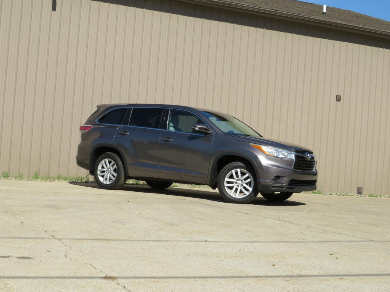 Toyota Highlander LE AWD V6 2014