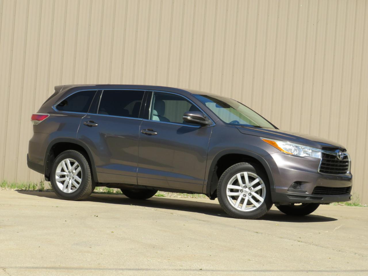 Toyota Highlander LE AWD V6 2014