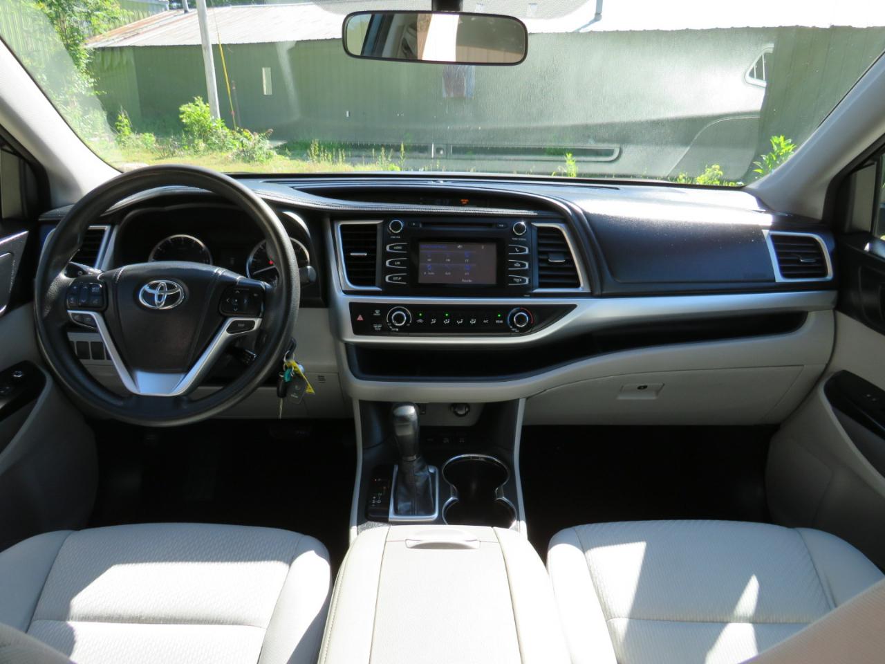 Toyota Highlander LE AWD V6 2014