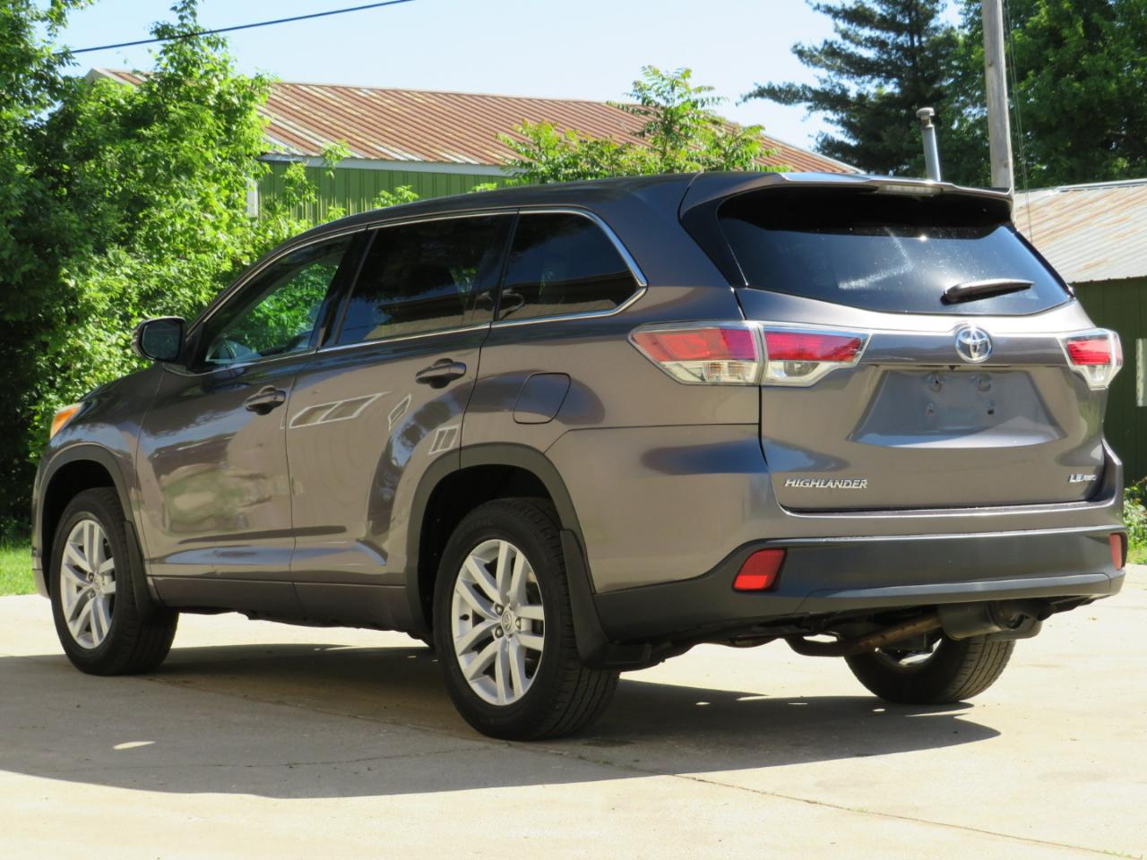 Toyota Highlander LE AWD V6 2014