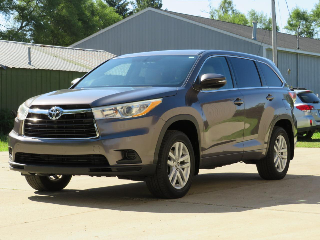 Toyota Highlander LE AWD V6 2014