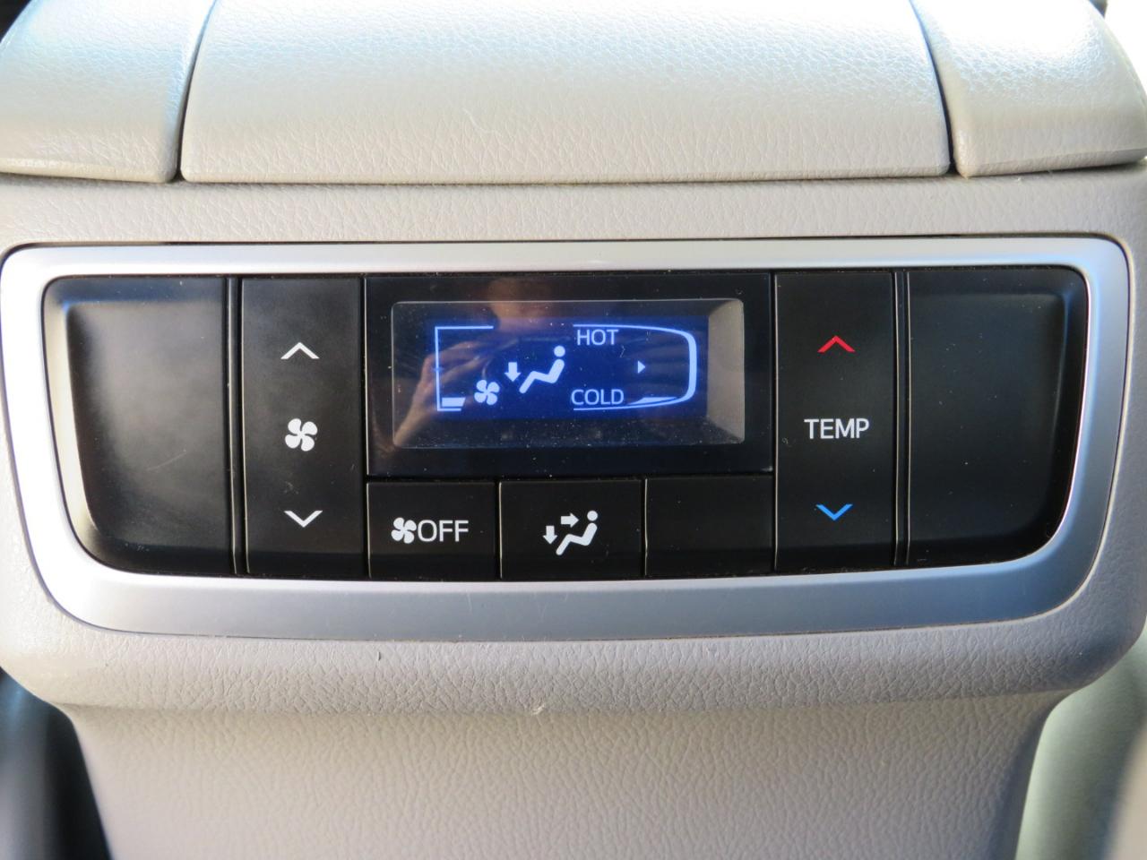 Toyota Highlander LE AWD V6 2014