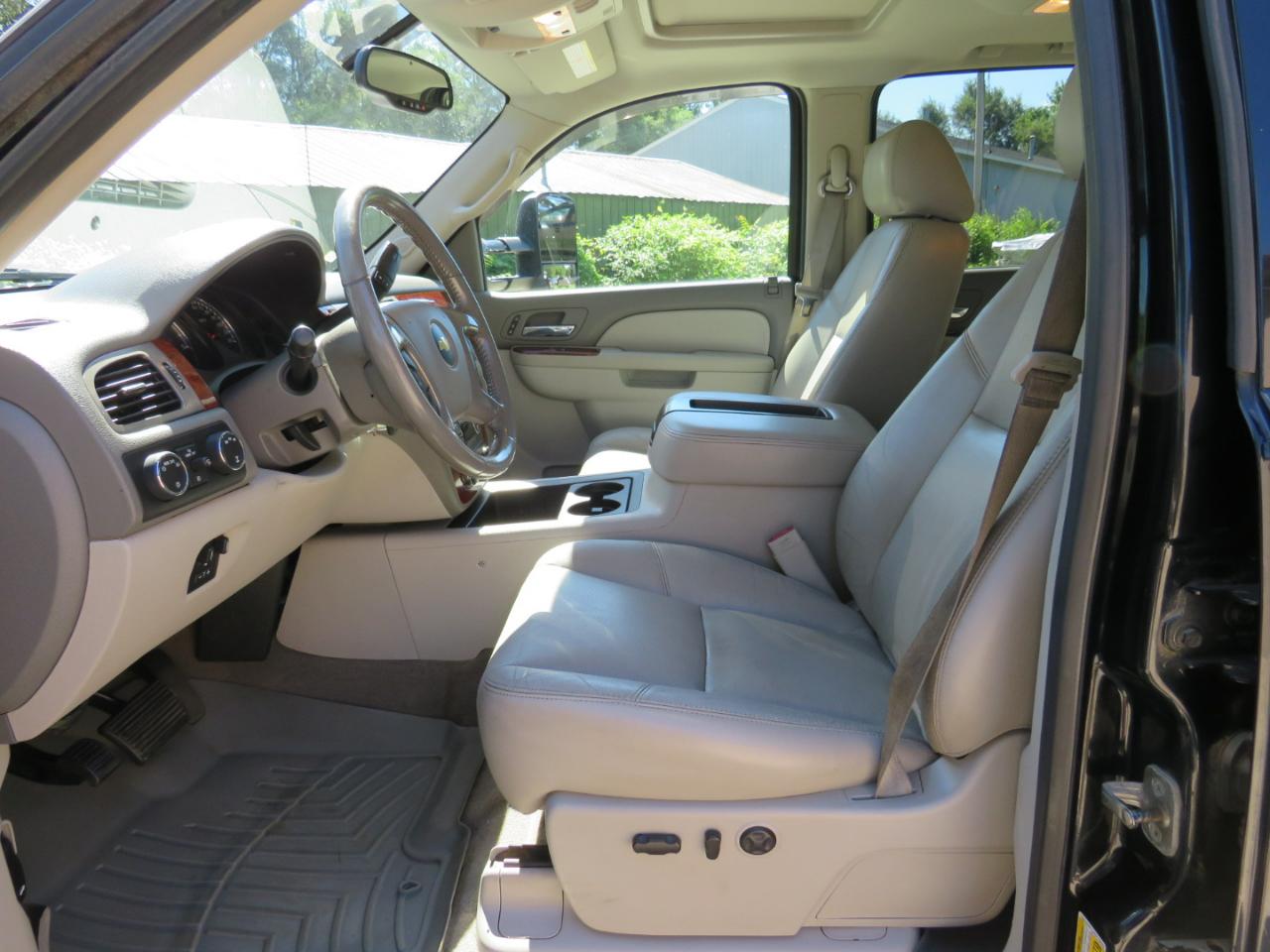 Chevrolet Silverado 3500HD LTZ Crew Cab 4WD 2013