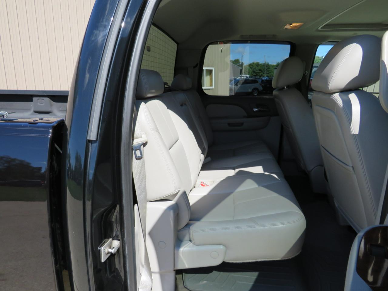 Chevrolet Silverado 3500HD LTZ Crew Cab 4WD 2013