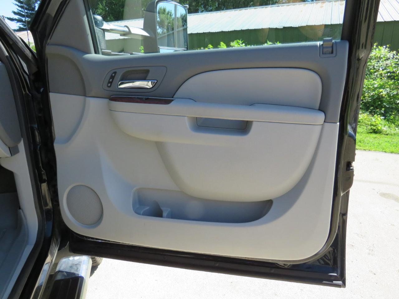 Chevrolet Silverado 3500HD LTZ Crew Cab 4WD 2013