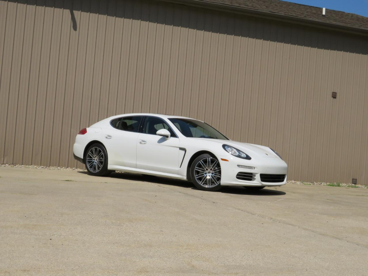 Porsche Panamera 4S 2015