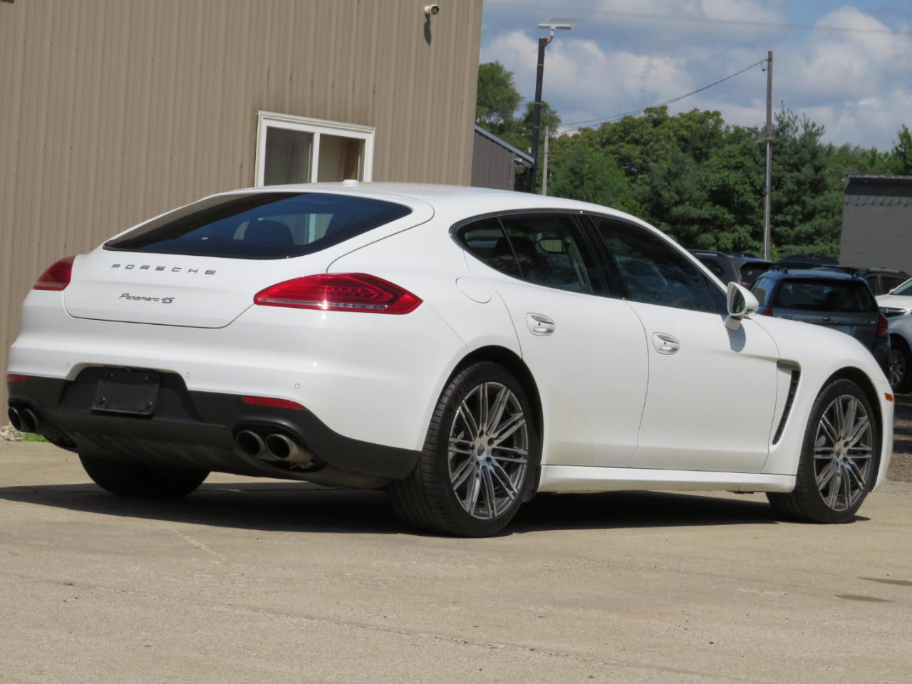 Porsche Panamera 4S 2015