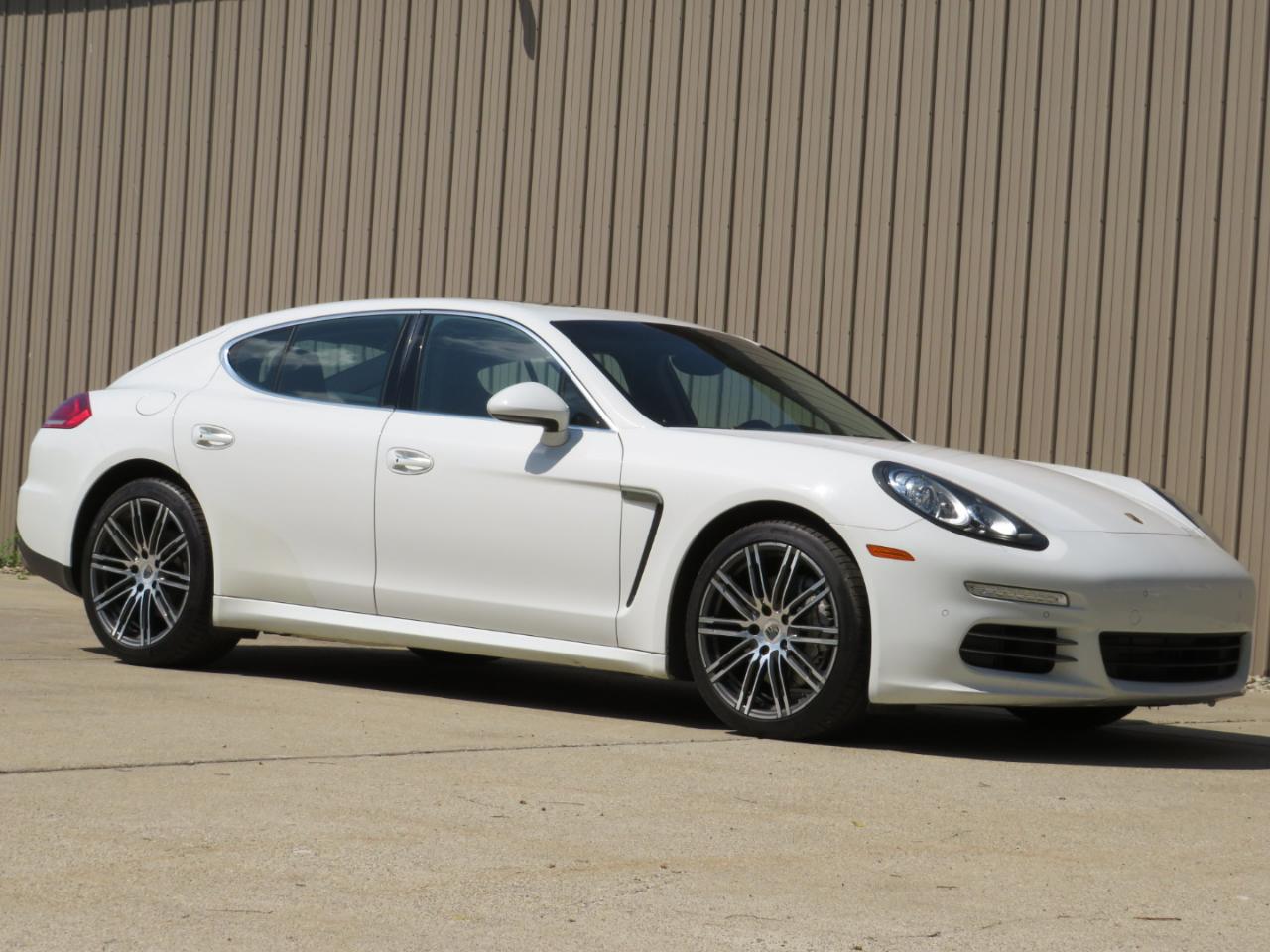 Porsche Panamera 4S 2015