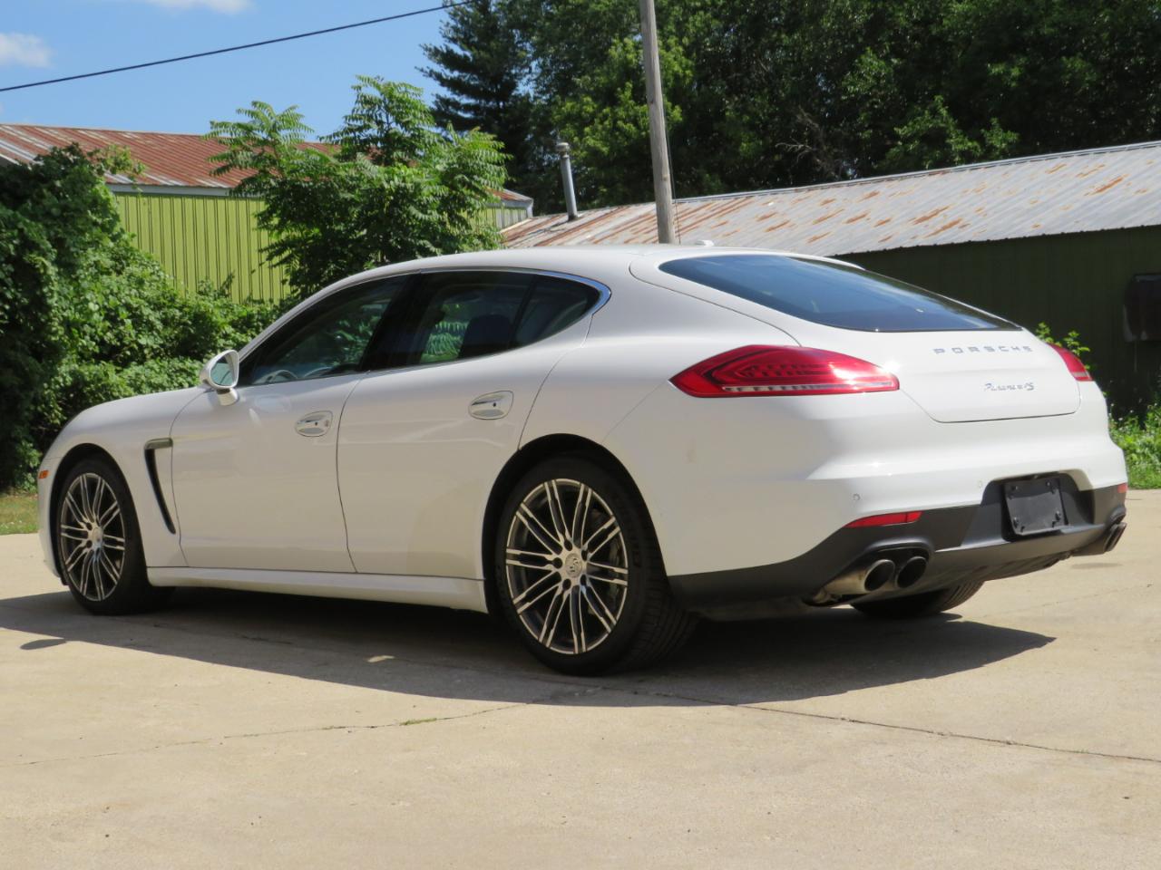 Porsche Panamera 4S 2015