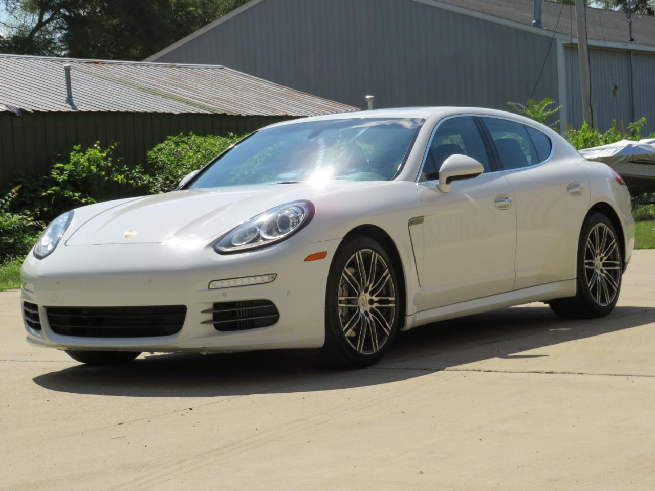 Porsche Panamera 4S 2015