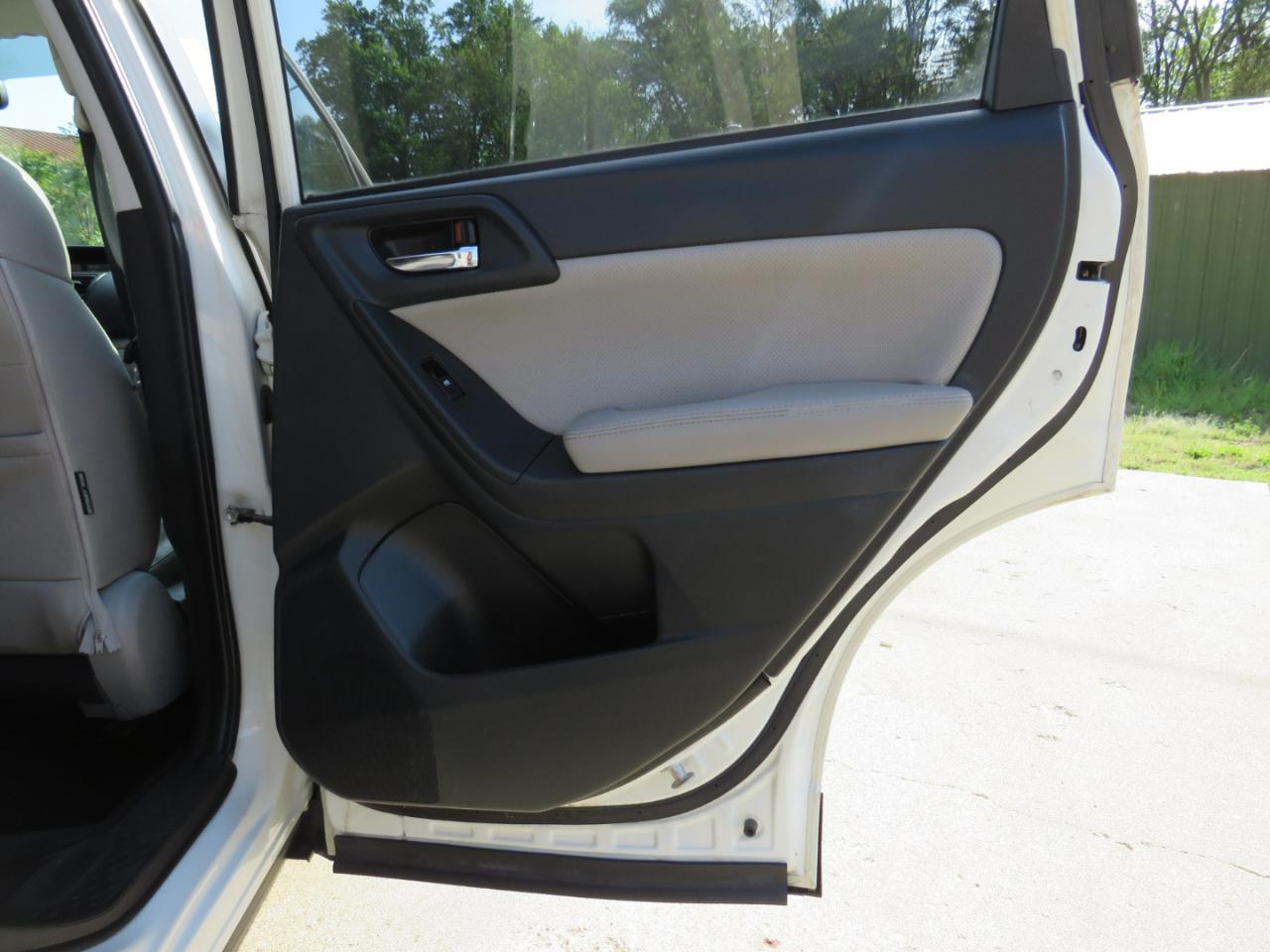 Subaru Forester 2.5i Limited 2014