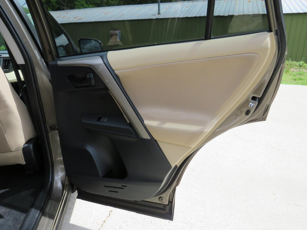 Toyota RAV4 LE AWD 2013