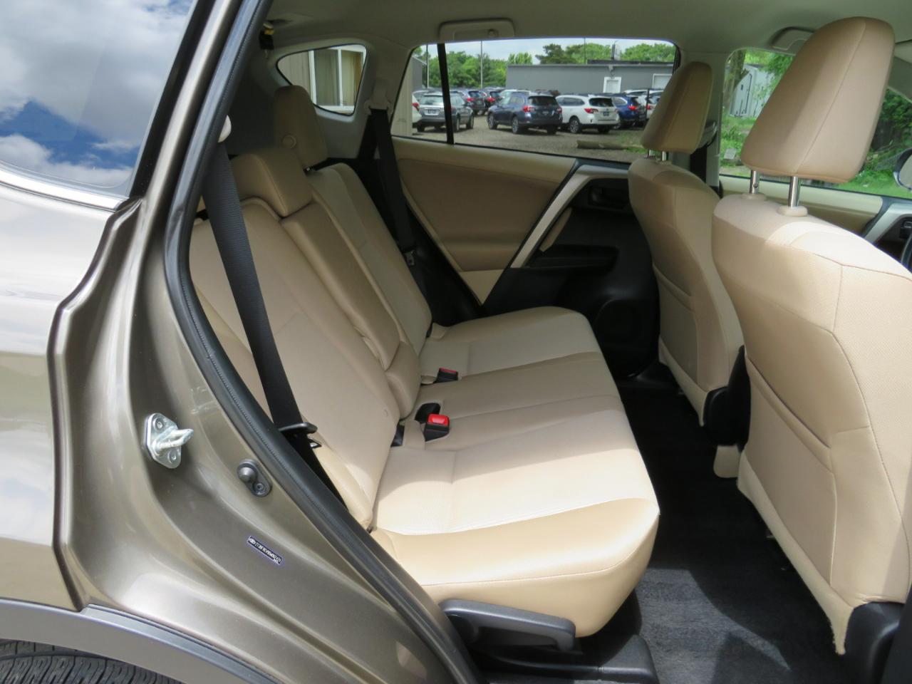 Toyota RAV4 LE AWD 2013