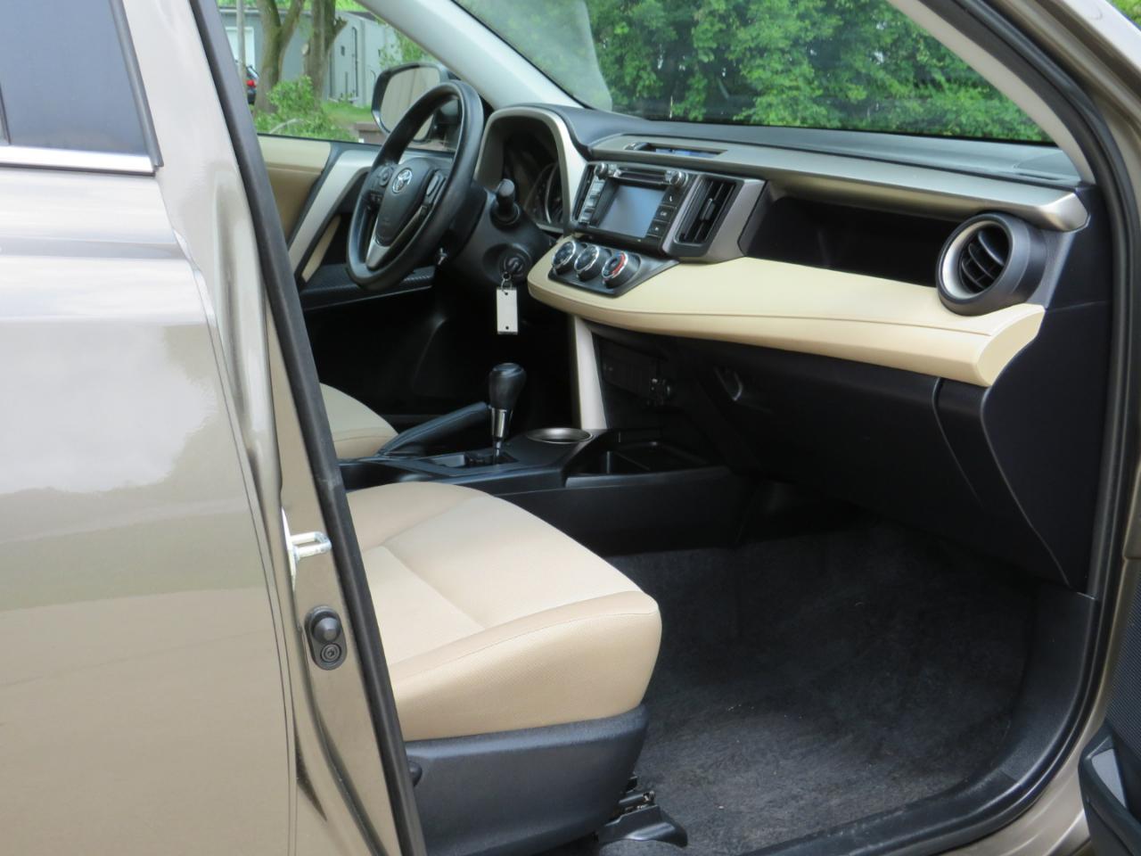 Toyota RAV4 LE AWD 2013