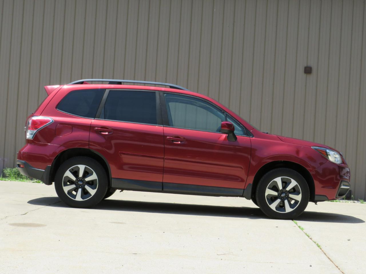 Subaru Forester 2.5i Premium PZEV CVT 2017