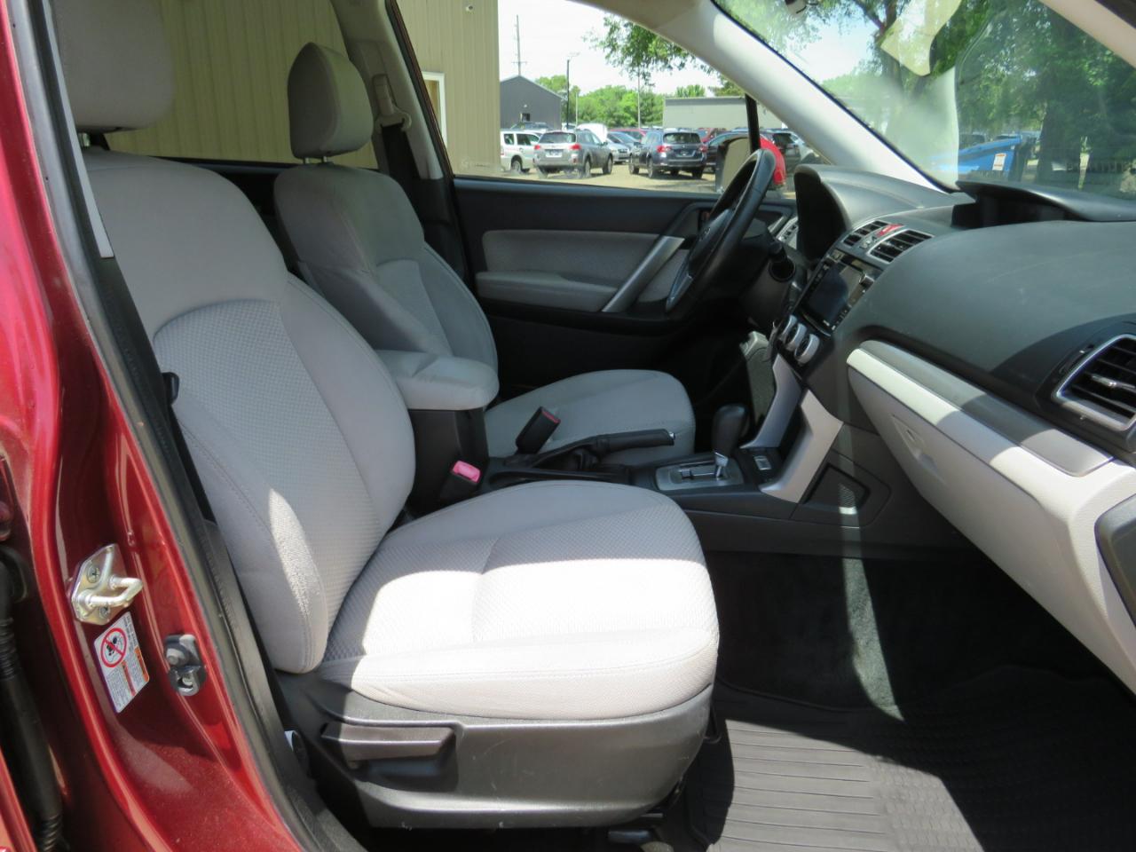 Subaru Forester 2.5i Premium PZEV CVT 2017