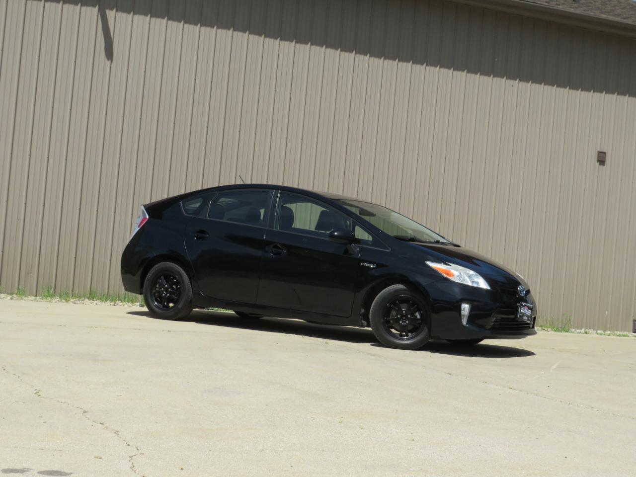 Toyota Prius Two 2015