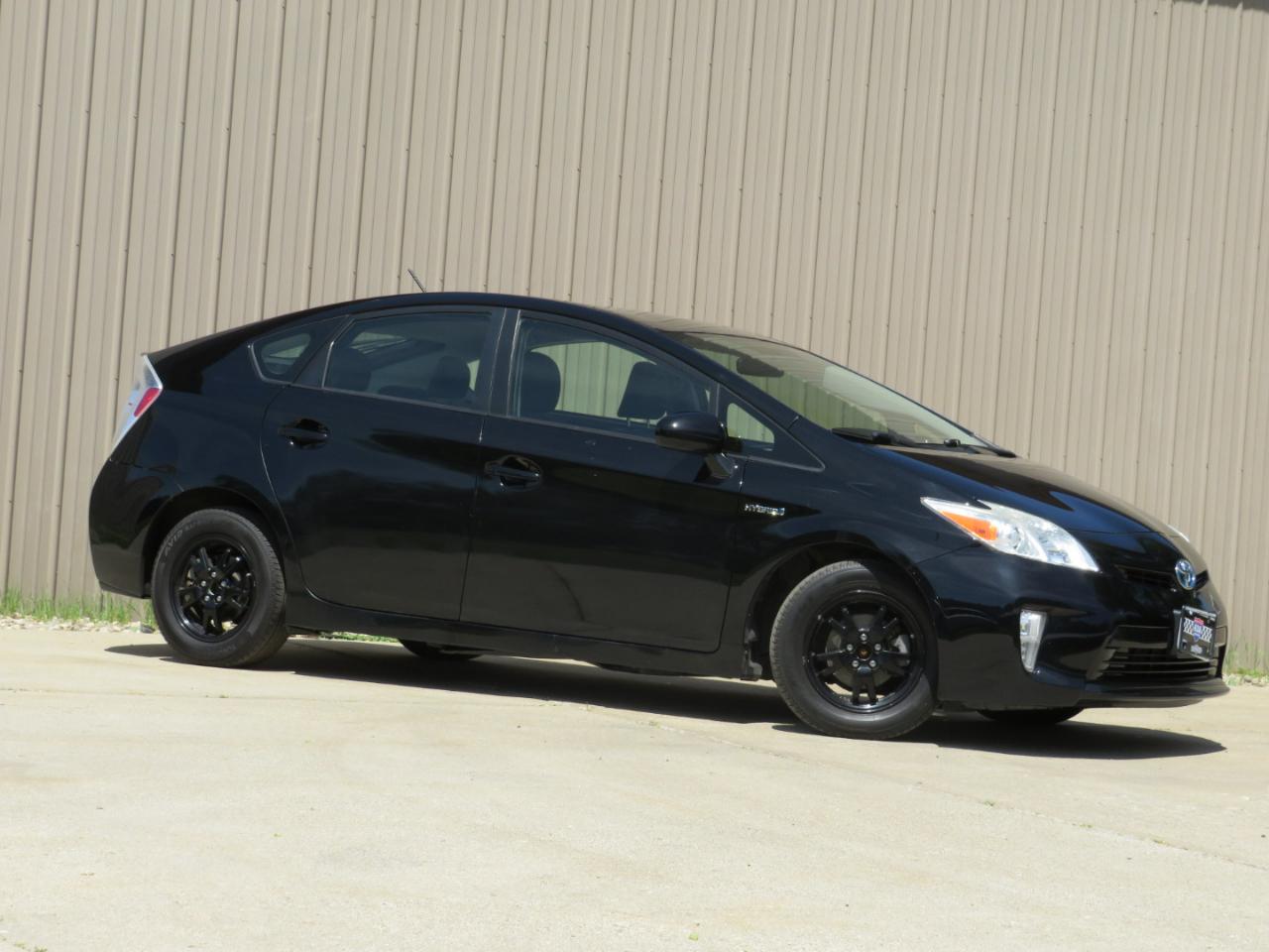 Toyota Prius Two 2015