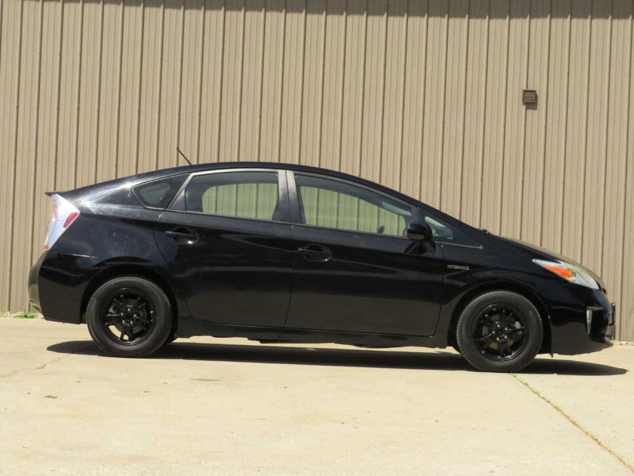 Toyota Prius Two 2015