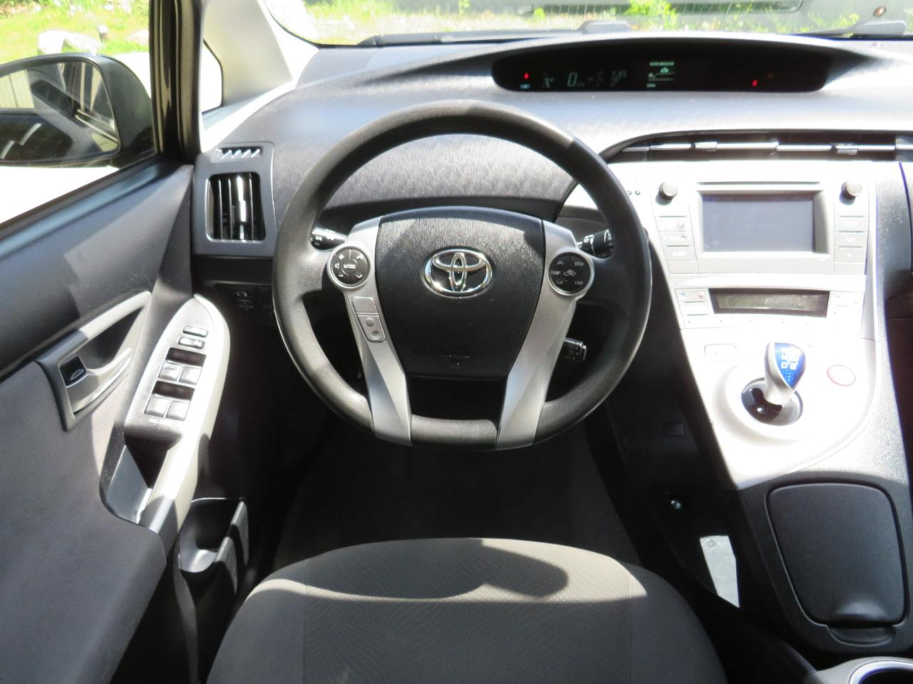 Toyota Prius Two 2015